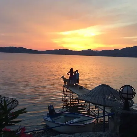 Otel Mavi Akvaryum Pension Söğüt