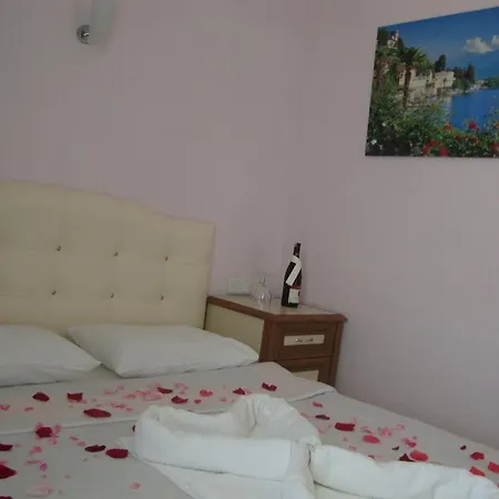 Mavi Akvaryum Pension Konukevi *